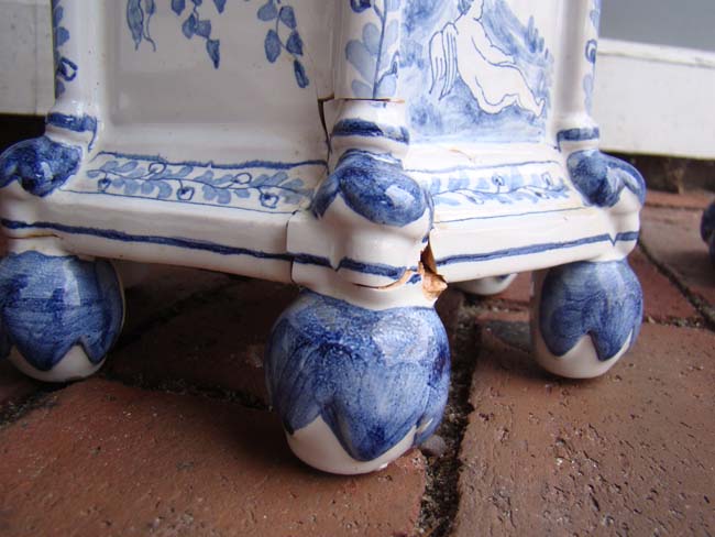 A Pair of Dutch Delft Chinoiserie style five tier tulip vases — image 3